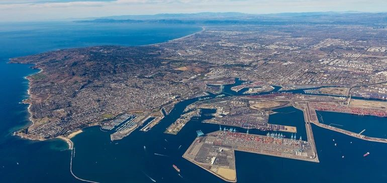 貨柜荒？！船公司故意抬高運(yùn)價(jià)？港口擁堵癱瘓箱子只進(jìn)不出！貨滿為患且訂且珍惜