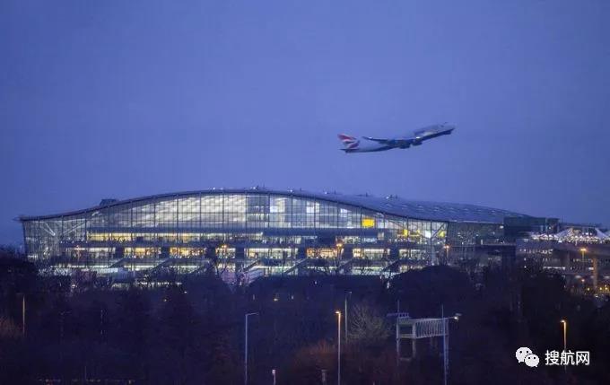 空運遭受重?fù)?！大批貨機停飛！機場人員罷工，客改貨航班取消