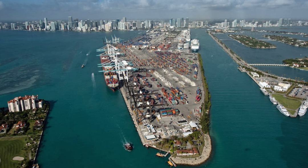 運(yùn)力緩解了？準(zhǔn)備為每個(gè)箱子支付15000美元；瘋了！艙位比價(jià)格更重要