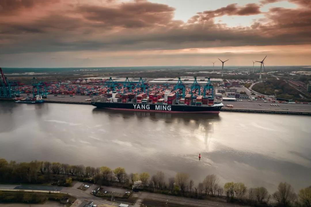 陽(yáng)明海運(yùn)否認(rèn)訂購(gòu)24,000TEU集裝箱船 