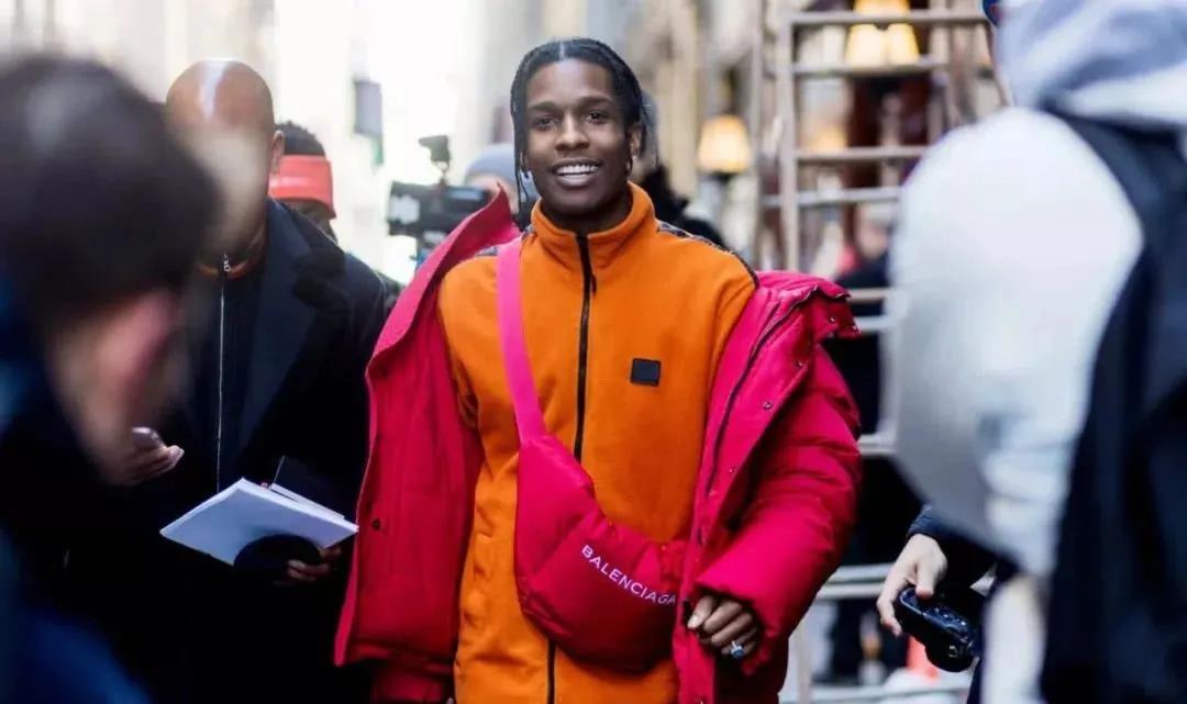 銷售額增長超365%，需求量飆升！大頭橡膠鞋為什么火了？